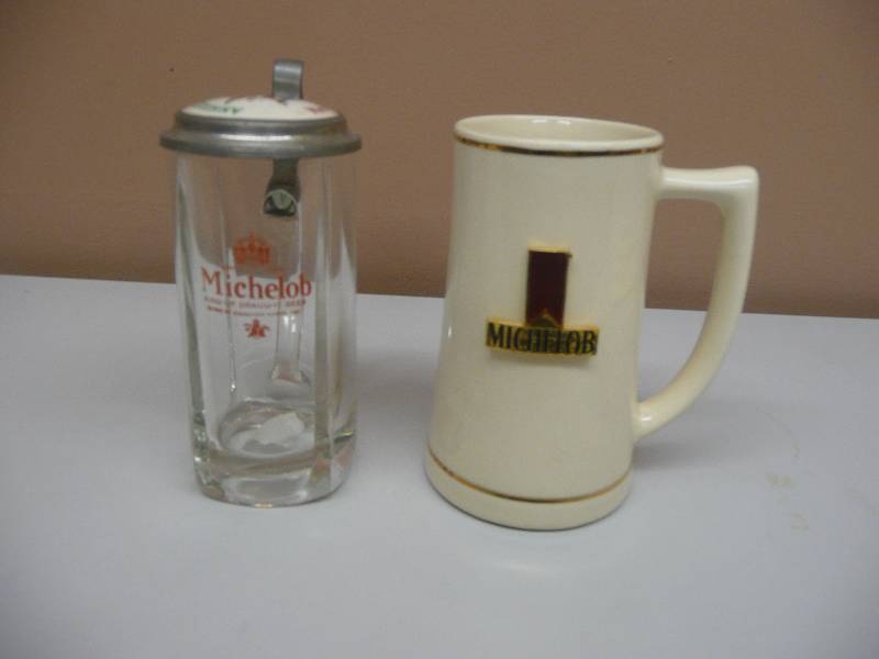 lot 91 image: (2) VINTAGE & RARE MICHELOB BEER STEINS 1 LIDDED - VERY GOOD CONDITION SEE PICTURES