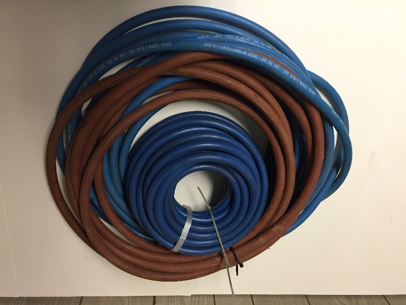 lot 17 image: 3 Air Hoses