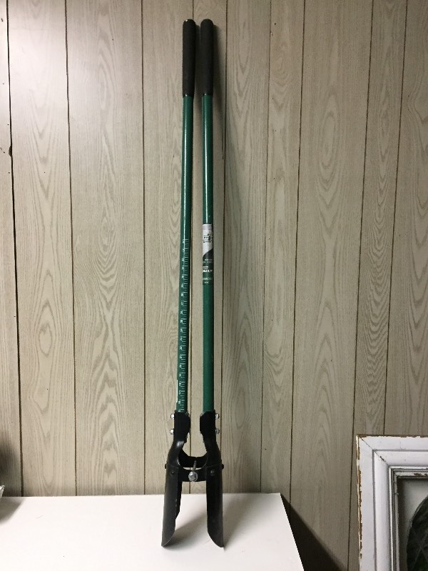 lot 21 image: Masterforce Post Hole Digger - 48