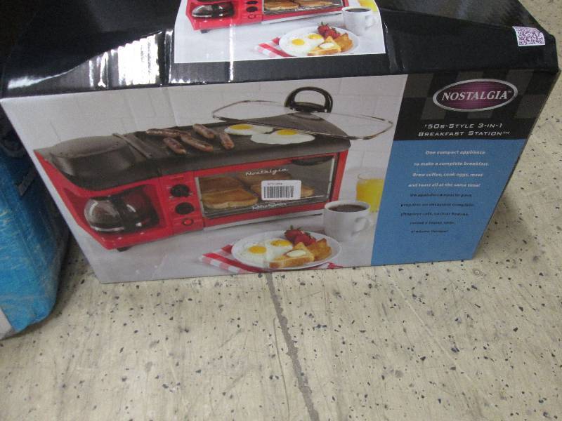 lot 4 image: 3-In-1 Breakfast Station open box, ...