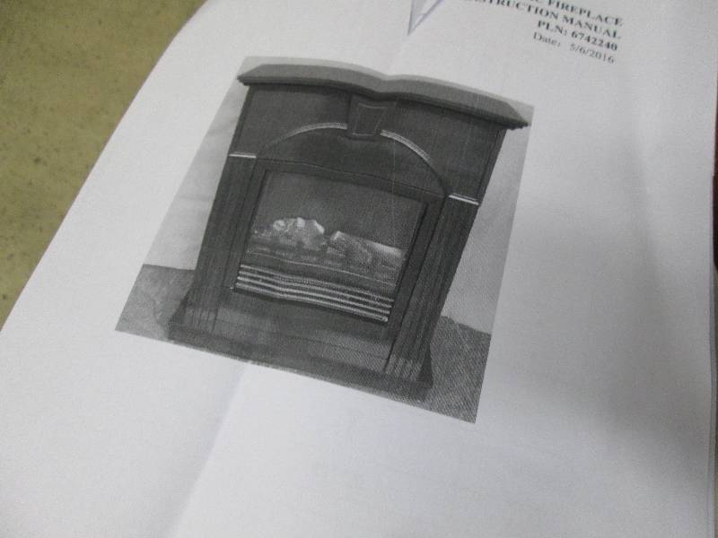 lot 8 image: Electric Fireplace open box, untest...