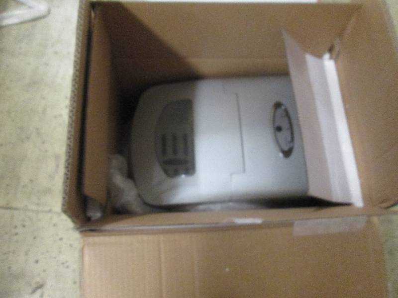 lot 13 image: Ginnys Brand Ice Maker open box un...