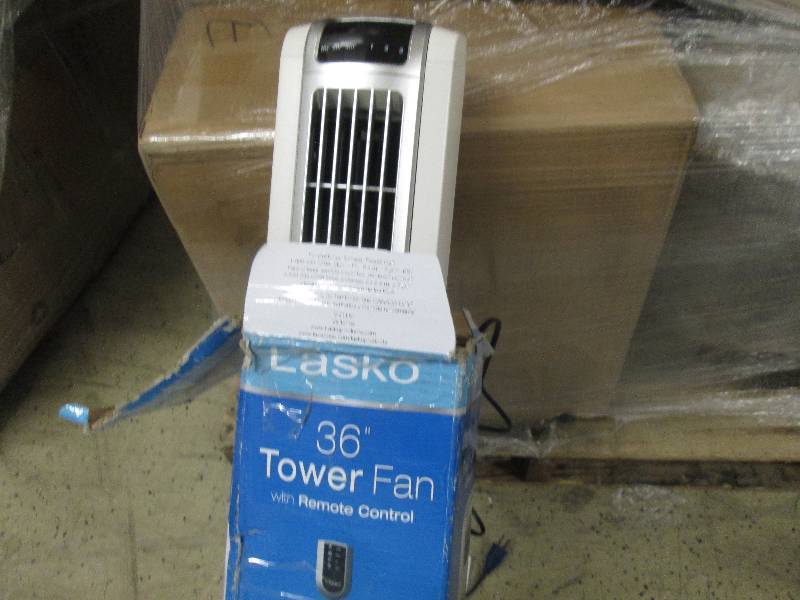 lot 23 image: 36 Tower Fan with Remote by Lasko ...