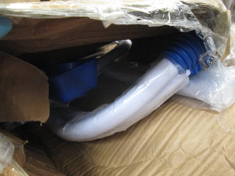 lot 49 image: Bestway Pool Ladder open box...