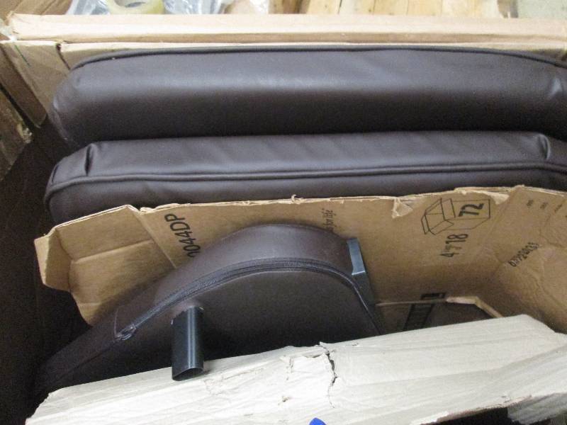 lot 78 image: Manual Zero Gravity Chair with Heat...