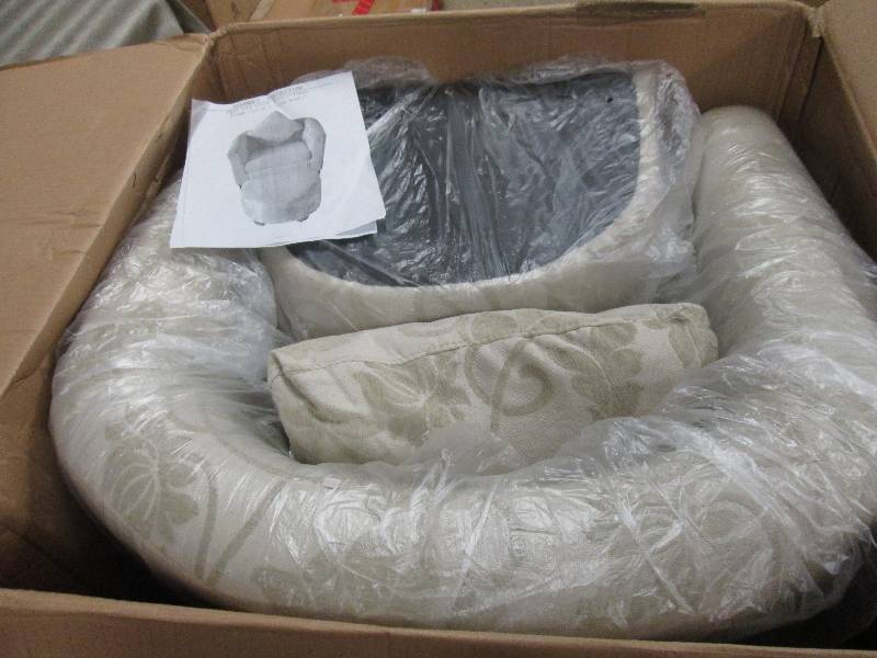 lot 86 image: Crestview Accent Chair & Ottoman op...