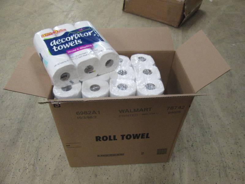 lot 236 image: 1 Case of Decorator Paper Towels 10...