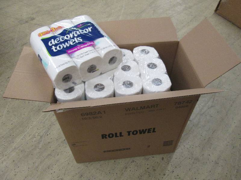 lot 243 image: 1 Case of Decorator Paper Towels 10...