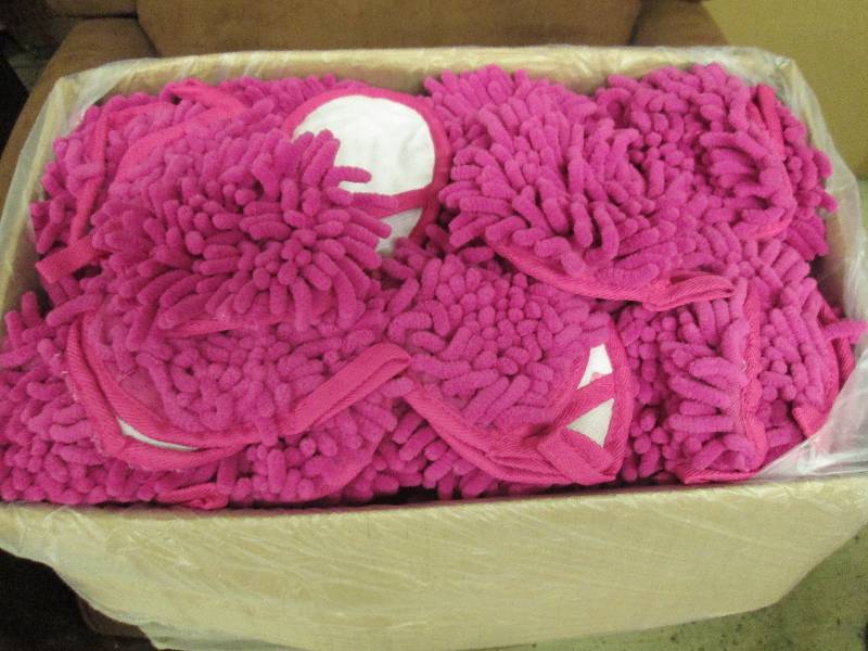 lot 252 image: Case of 200 Frizzy Finger Pink Dust...