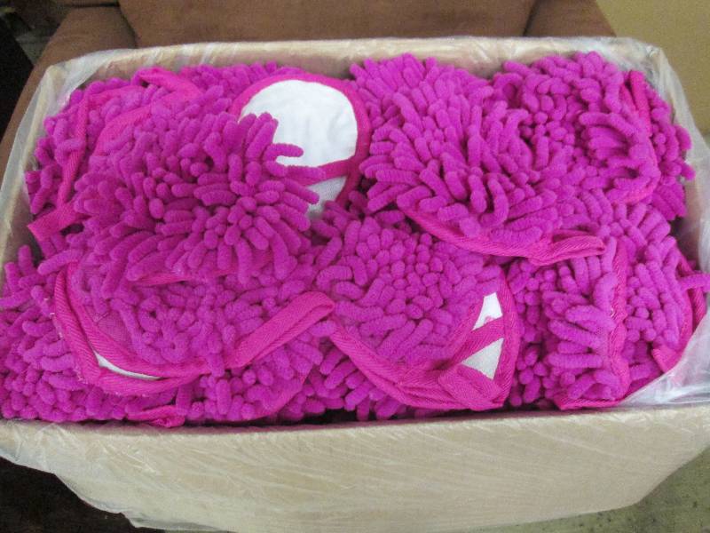 lot 253 image: Case of 200 Frizzy Finger Pink Dust...