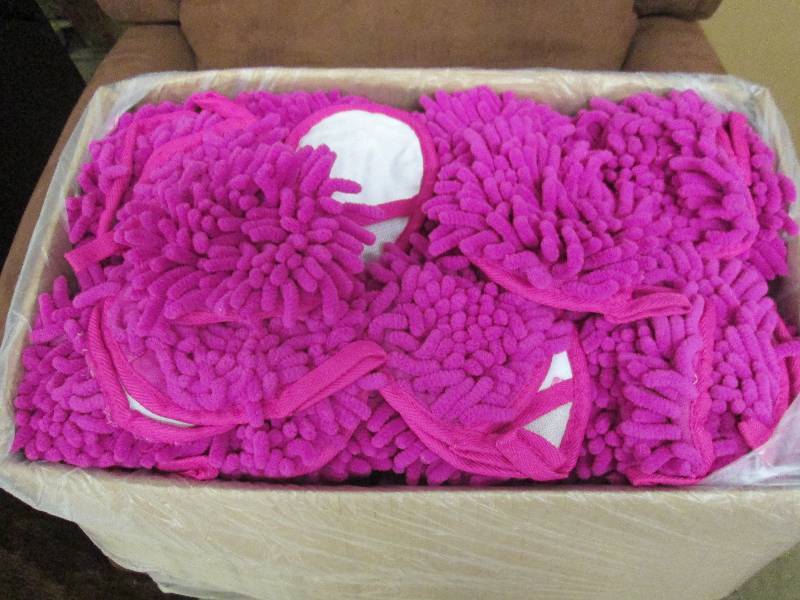 lot 257 image: Case of 200 Frizzy Finger Pink Dust...
