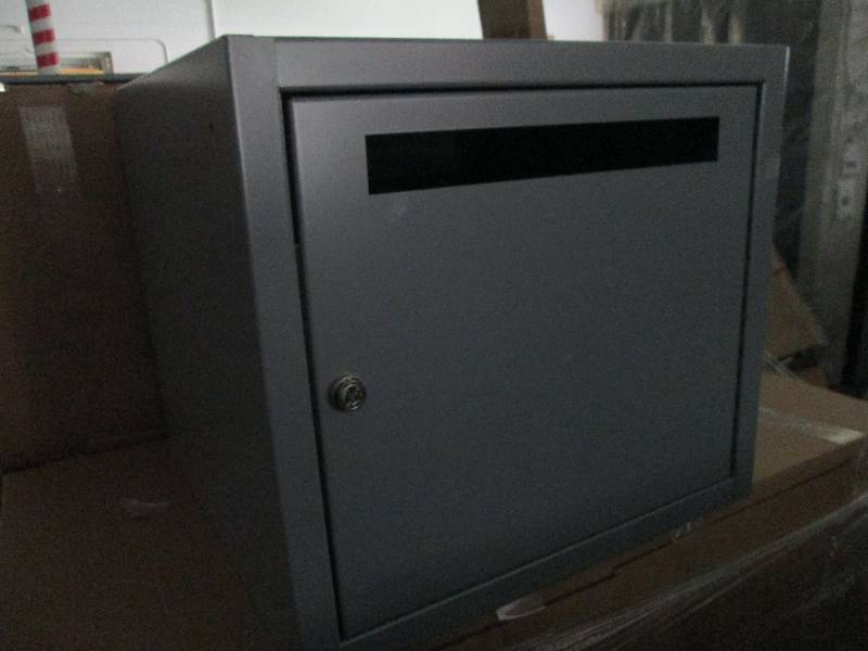 lot 263 image: Metal Locked Drop Box 20Wx20Dx18H i...