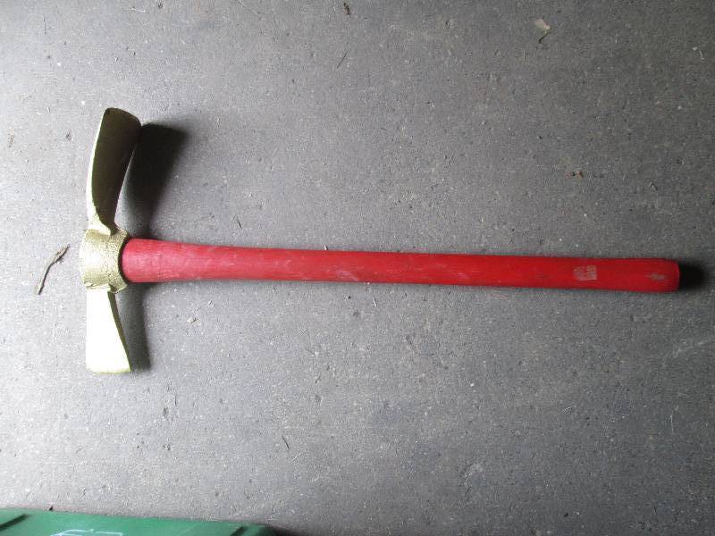 lot 21 image: Pick Axe...