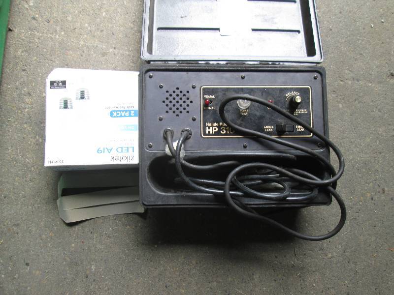 lot 28 image: Halide Pump , LED Bulbs, Carquest B...