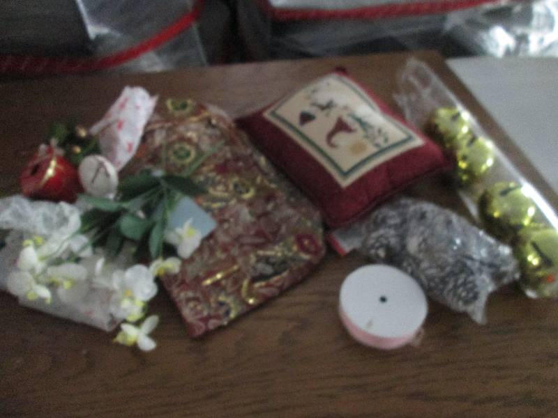 lot 43 image: Christmas & Crafts Lot in covered t...