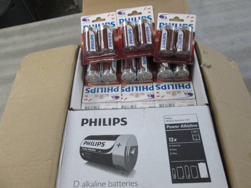 lot 186 image: Case of 48 2-pks Philips D Alkaline...