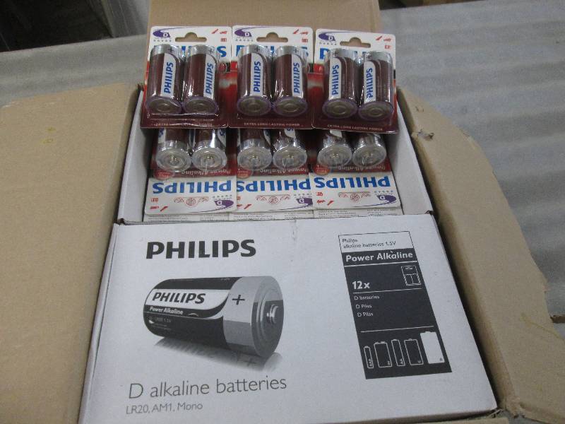 lot 189 image: Case of 48 2-pks Philips D Alkaline...