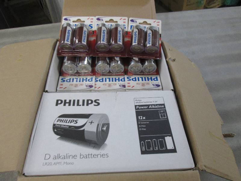 lot 190 image: Case of 48 2-pks Philips D Alkaline...