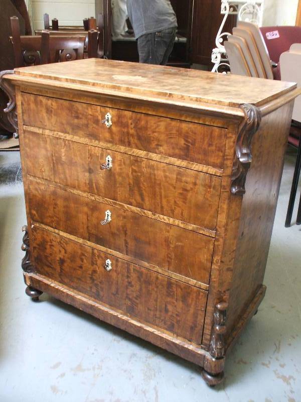 ANTIQUE CHEST