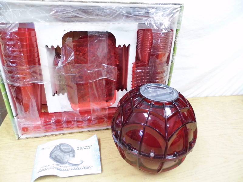 Red Plastic Dishes - Ice Cream Ball