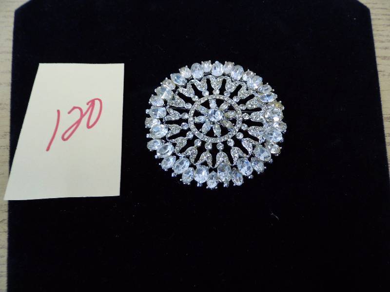 Rhinetsone Brooch