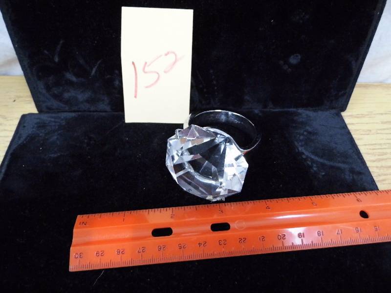 Oversized Display Ring