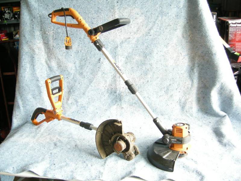 lot 22 image: 2 Worx Trimmers