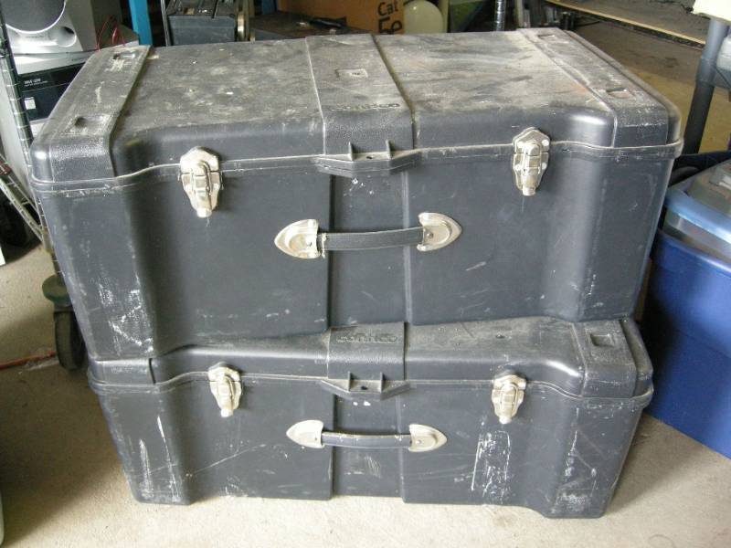 lot 23 image: 2 Contico Storage Totes