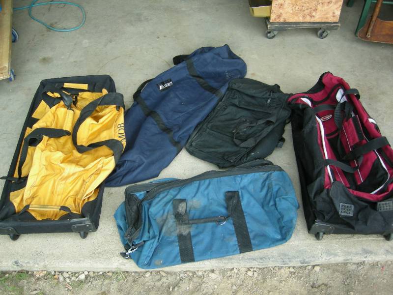 lot 47 image: Group Canvas ToolEquipment Duffel-Totes