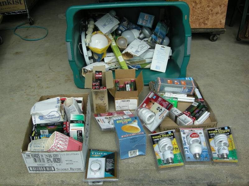 lot 42 image: Variety of Lightbulbs