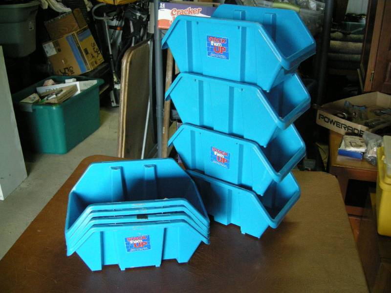 lot 38 image: Organizer Bins