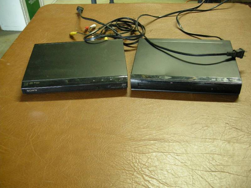 lot 56 image: Pair DVD Players