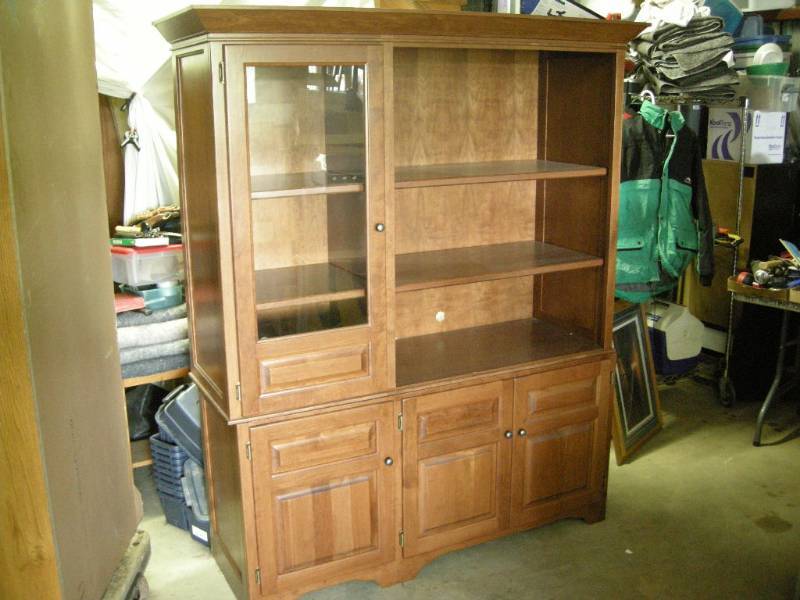 lot 13 image: Modern Display Cabinet