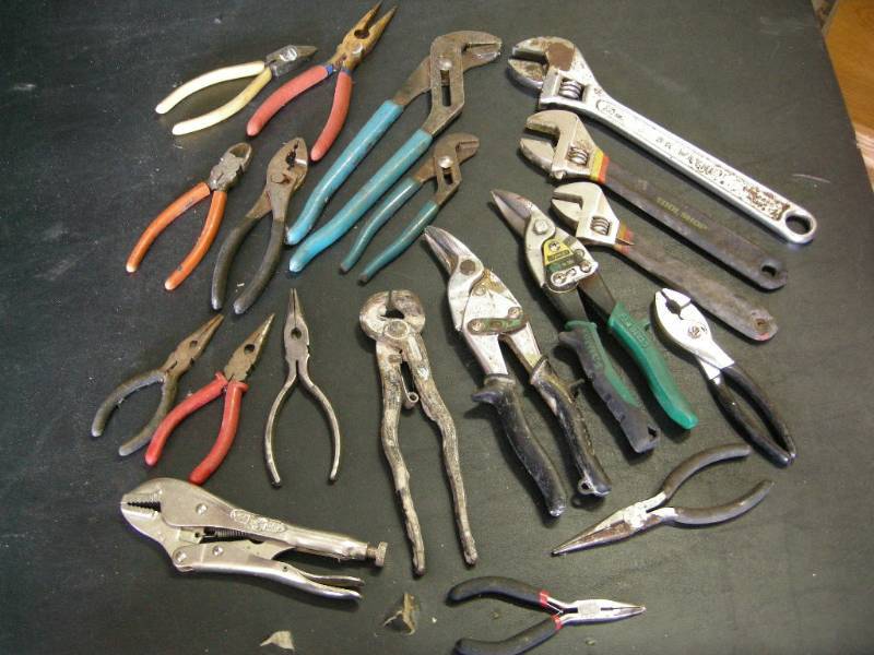 lot 80 image: Channel Lock, Vice-Grips, Pliers, Cutters, Wrenches