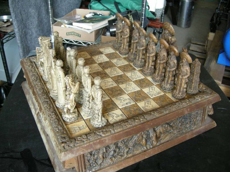 lot 88 image: Vintage Chess Set - Mexico