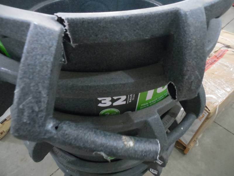 (3) Toter 32 Gal. Gray Round Trash Can