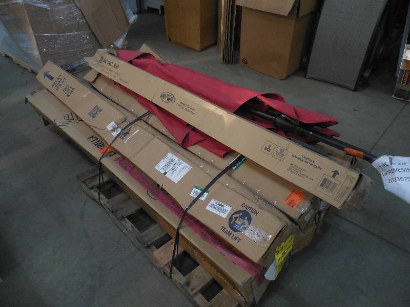 PALLET LOT OF PATIO UMBRELLAS