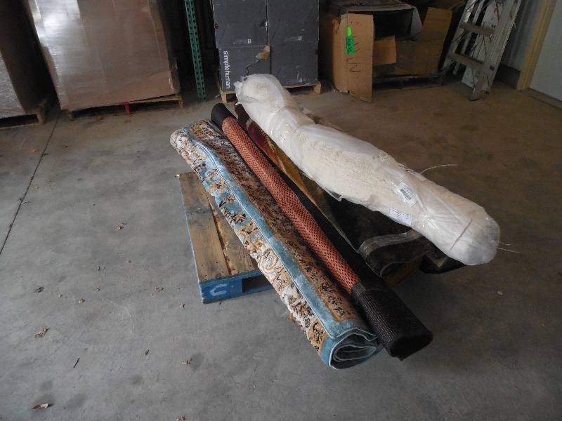 AREA RUG LOT