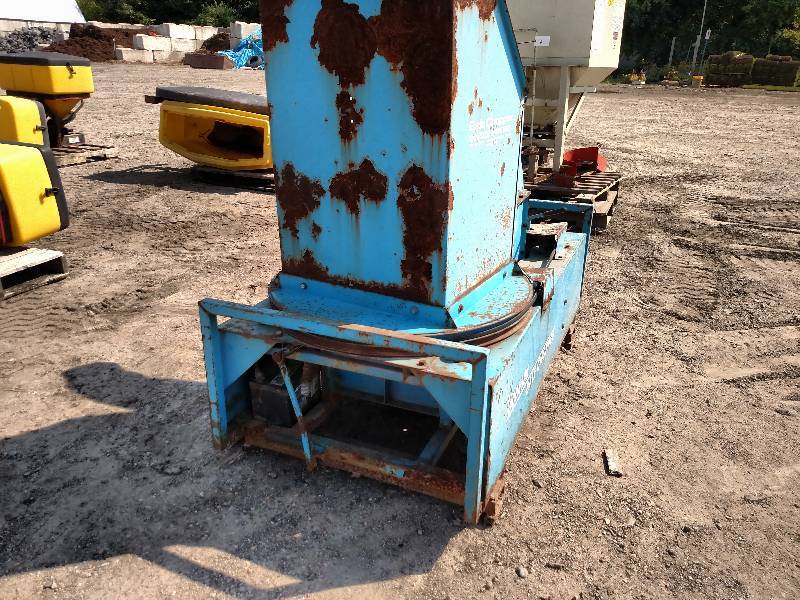 lot 9 image: Goossen Model BCG-3 Bale Chopper, H...
