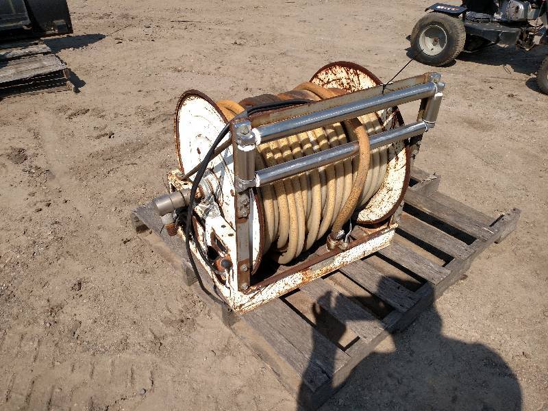 lot 13 image: 12 Volt Electric Hose Reel with Hos...
