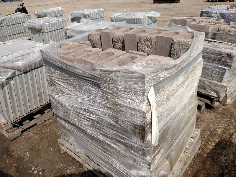 lot 50 image: Wall Block, 12x8x7...