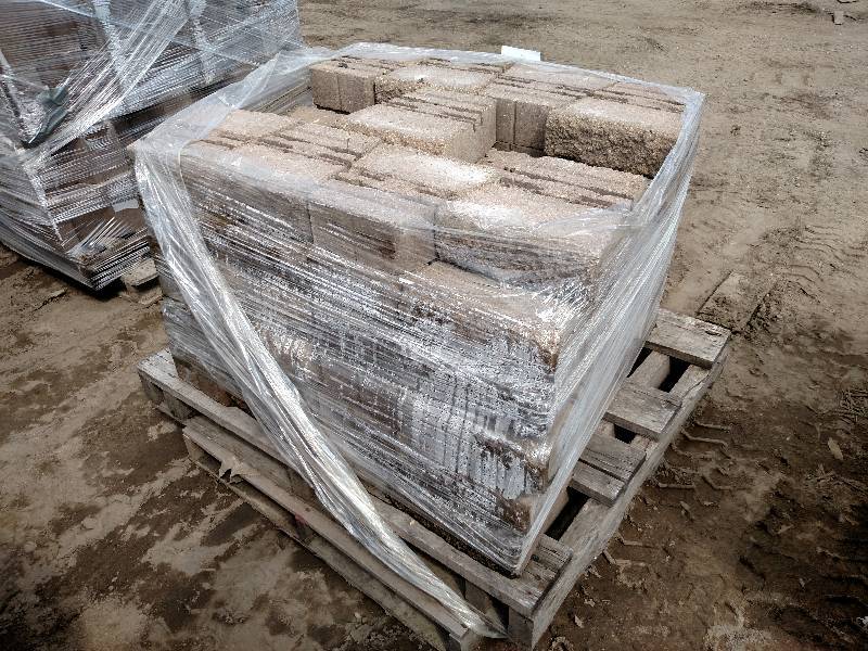 lot 53 image: Wall Block, 12x4x12...