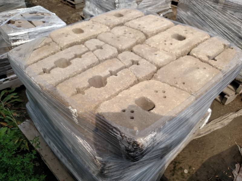 lot 57 image: Various Wall Block...