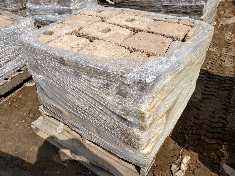 lot 58 image: Various Wall Block...