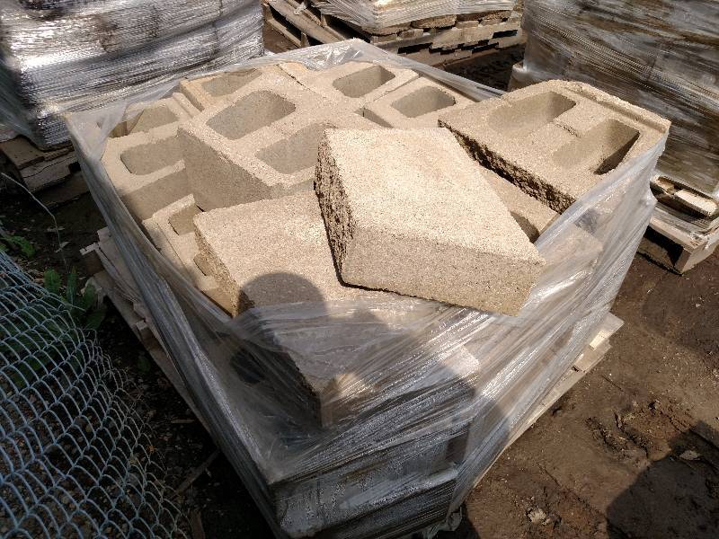 lot 61 image: Various Wall Block...