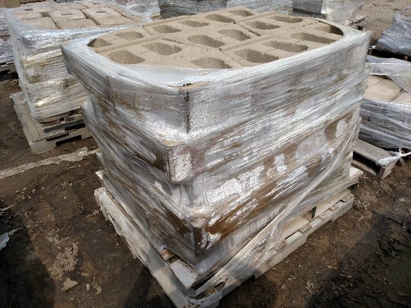 lot 62 image: Wall Block, 8x6.5x12...