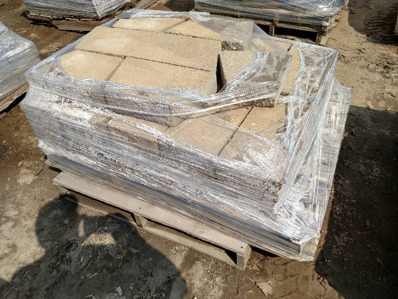lot 71 image: Anchor Wall Block, 4x18x10.5...