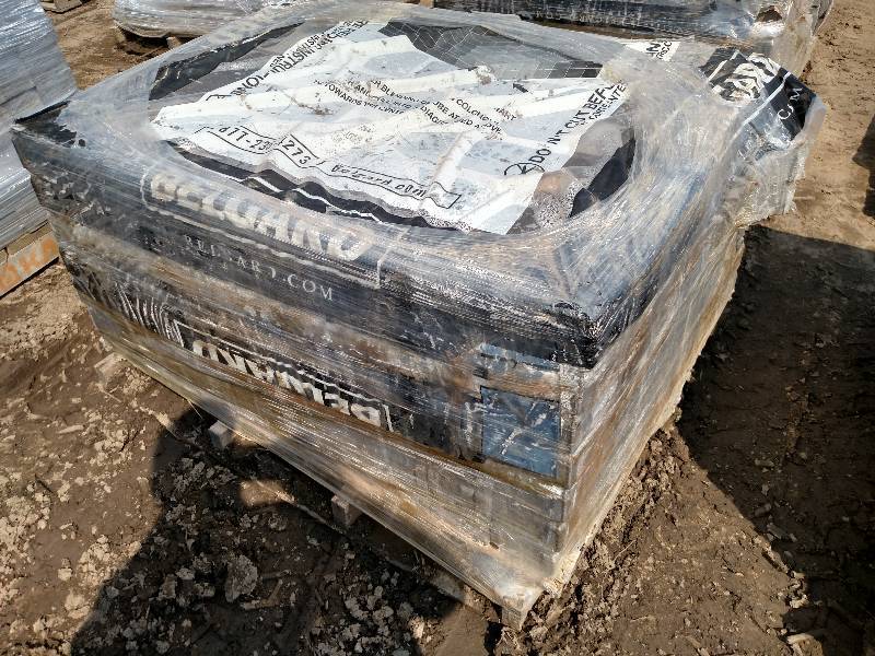 lot 81 image: Pavers, 4x4x3 & 4x8x3 Mixed On Pall...