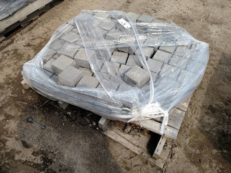 lot 87 image: Pavers, 4x4x3 (Left Over From Minne...