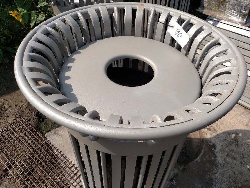 lot 90 image: Decoative Aluminum Trash Can, Powde...